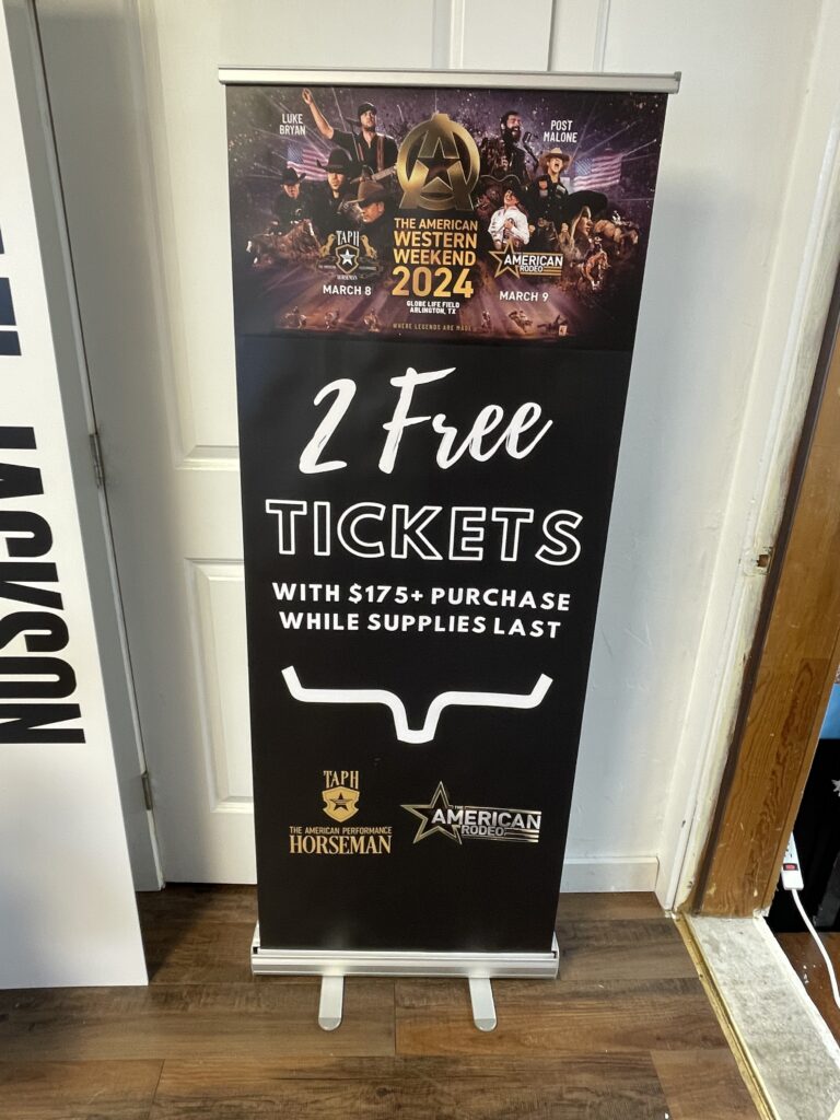 Custom banner retractable